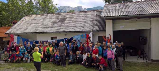 MEĐUNARODNI SLET PLANINARA ŽELJEZNIČARA HRVATSKA-BAŠKE OŠTARIJE 15.-17.6.2018 VIDEO MEĐUNARODNI SLET PLANINARA ŽELJEZNIČARA HRVATSKA-BAŠKE OŠTARIJE 15.-17.6.2018 VIDEO