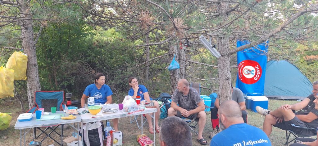 f9d4c69c-f2de-45bf-a881-8464bbaf24a9