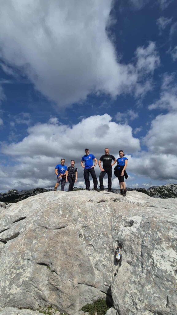 att.6HMqeAEJepZ0Bw7I-Ye-_CvW6j0JXbvTZR1VZai7Ueo