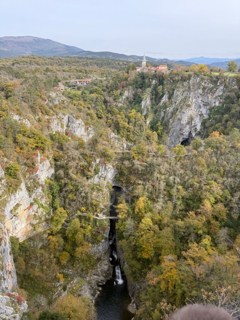 060c2204-001e-49db-b072-73978d1b2b84