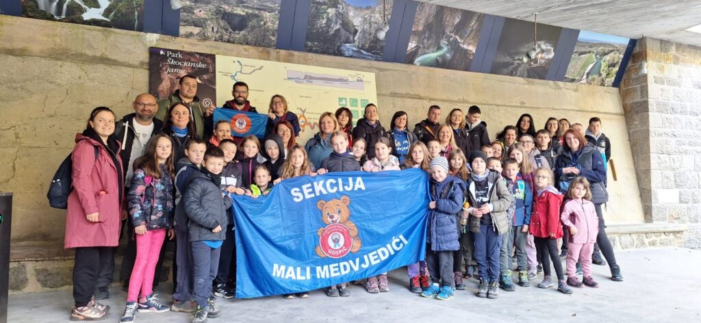 13a5ea76-caed-4351-9318-861a1cdaf473