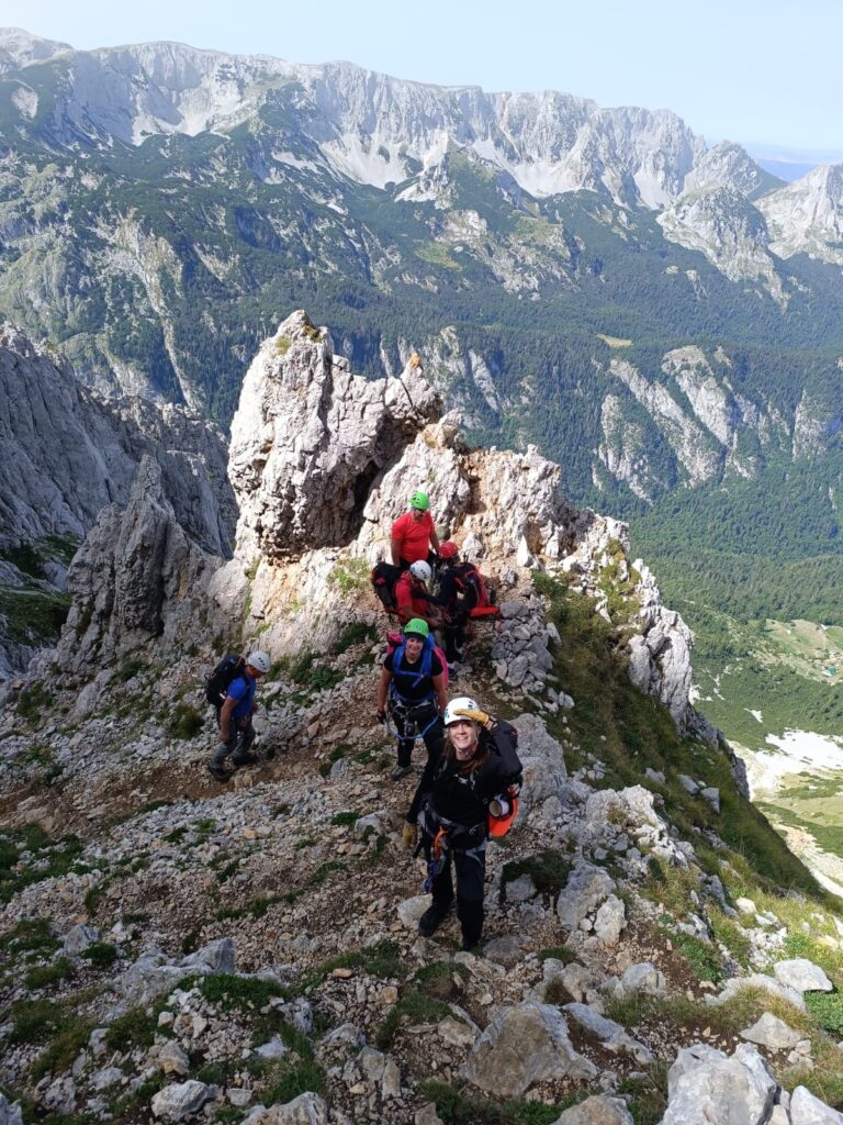 255eb994-c3f0-46a5-a226-fb094faf95bb