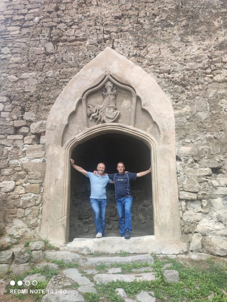 516e15f9-6381-4465-a435-c927556c58c8