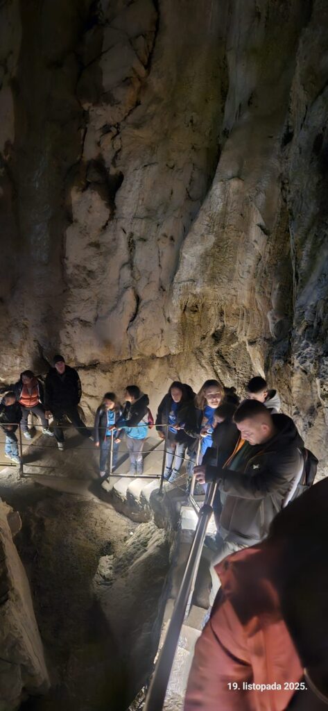 6295e5b6-d71f-4de2-a58a-ce73a604e419