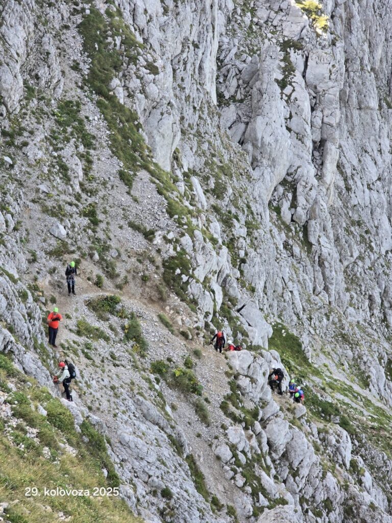 d0562b66-6b5b-410e-9201-bb5b7fc3c787