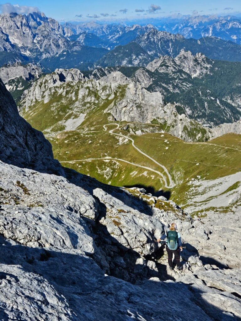 e1e77db6-fac6-4784-a4c5-ebd87cf52491