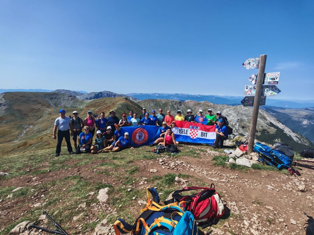 ed5c379c-fd98-418d-b588-87b009e36045