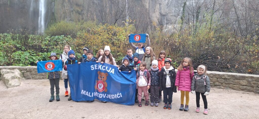 7054b34a-5e02-4e77-bd5d-5957a6424e89