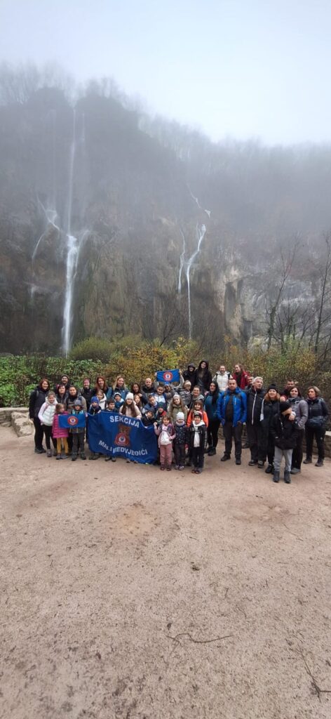 929fed32-663e-4890-a773-052c2240c2fb